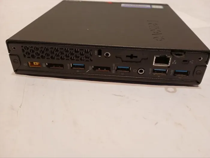 Неттоп Lenovo ThinkCentre M700 Tiny USFF / Intel Core i5-6500T (4 ядра по 2.5 - 3.1 GHz) / 8 GB DDR4 / 256 GB SSD / Intel HD Graphics 530 + USB-флешка 64 GB б/в - зображення 4