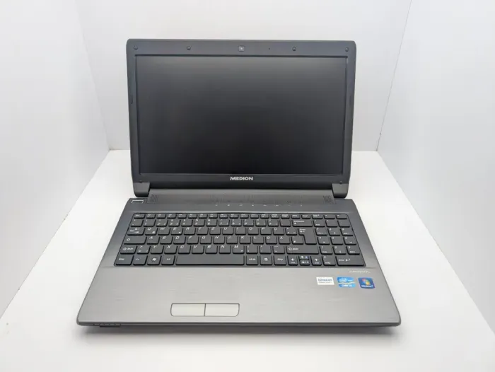 Ноутбук Medion Akoya E6228 / 15.6" (1366x768) TN / Intel Core i3-2350M (2 (4) ядра по 2.3 GHz) / 6 GB DDR3 / 128 GB SSD / Intel HD Graphics 3000 / WebCam б/в - зображення 7