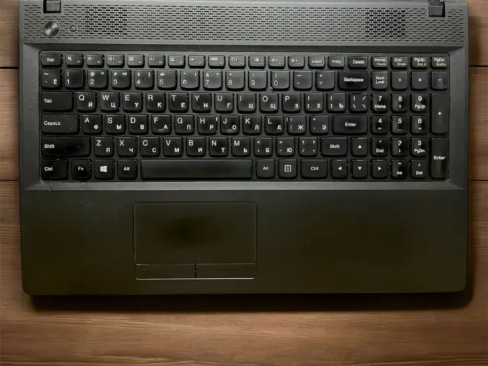 Ноутбук Lenovo G500 / 15.6" (1366x768) TN / Intel Celeron 1005M (2 ядра по 1.9 GHz) / 8 GB DDR3 / 128 GB SSD / Intel HD Graphics / WebCam б/в - зображення 3