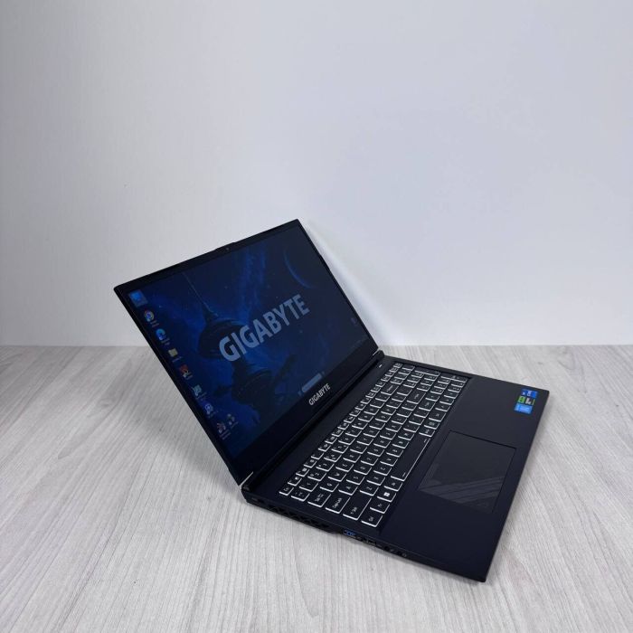 Ігровий ноутбук Gigabyte G5 KF5 / 15,6" (1920x1080) IPS / Intel Core i7-12650H (10 (16) ядер по 2,3 - 4,7 ГГц) / 32 ГБ DDR4 / 512 ГБ SSD / nVidia GeForce RTX 4060, 8 ГБ GDDR6, 128-біт / WebCam б/в - зображення 4