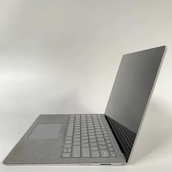 Ультрабук Б-клас Microsoft Surface Laptop 2 / 13.5" (2256x1504) IPS Touch / Intel Core i5-8350U (4 (8) ядра по 1.7 - 3.6 GHz) / 8 GB DDR3 / 256 GB SSD / UHD Graphics 620 / WebCam / mini-DisplayPort б/в - зображення 5