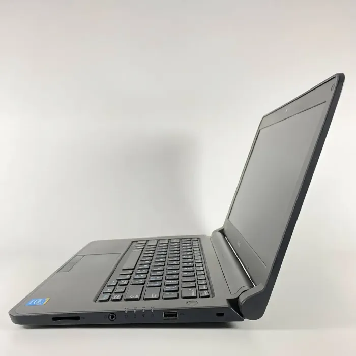 Ноутбук Б-клас Dell Latitude 3340 / 13.3" (1366x768) TN / Intel Core i5-4210U (2 (4) ядра по 1.7 - 2.7 GHz) / 16 GB DDR3 / 128 GB SSD / Intel HD Graphics 4400 / WebCam б/в - зображення 5