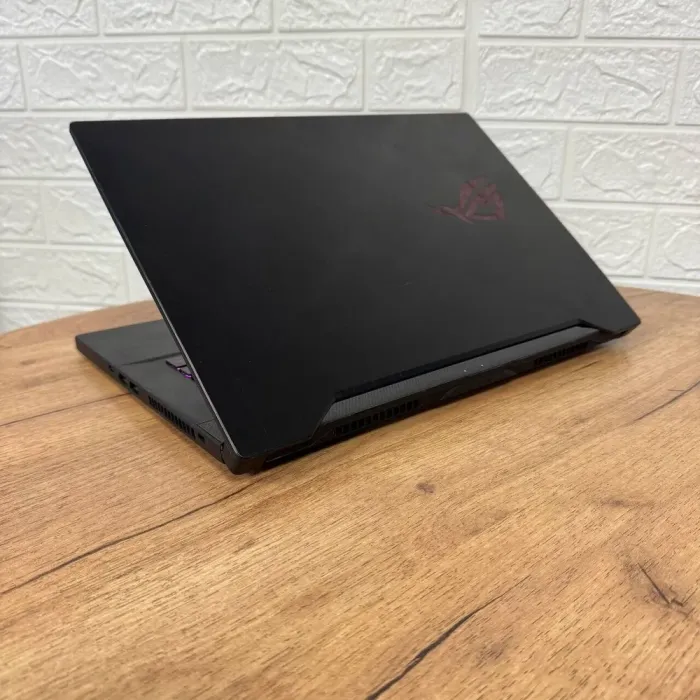 Ігровий ноутбук Б-клас Asus ROG Zephyrus GU502LV / 15.6" (3840x2160) IPS / Intel Core i7-10750H (6 (12) ядер по 2.6 - 5.0 GHz) / 16 GB DDR4 / 512 GB SSD / nVidia GeForce RTX 2060, 6 GB GDDR6, 192-bit б/в - зображення 6