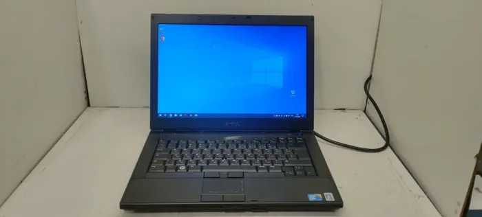 Ноутбук Dell Latitude E6410 / 14" (1440x900) TN / Intel Core i7-640M (2 (4) ядра по 2.8 - 3.46 GHz) / 8 GB DDR3 / 320 GB HDD / nVidia NVS 3100M, 512 MB DDR3, 64-bit / WebCam б/в - зображення 2