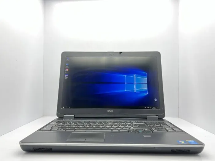 Ноутбук Б клас Dell Latitude E6540 / 15.6" (1366x768) TN / Intel Core i5-4310M (2 (4) ядра по 2.7 - 3.4 GHz) / 8 GB DDR3 / 240 GB SSD / AMD Radeon HD 8790M, 2 GB GDDR5, 128-bit / WebCam б/в - зображення 2
