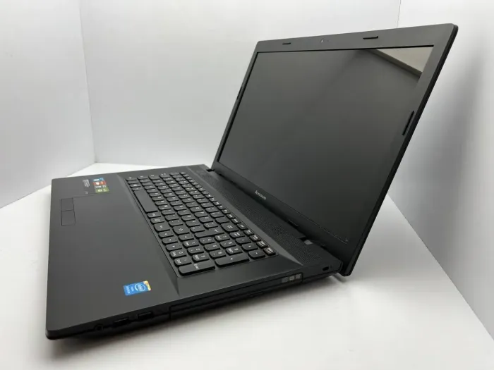 Ноутбук Lenovo G700 / 17.3" (1600x900) TN / Intel Pentium 2020M (2 ядра по 2.4 GHz) / 4 GB DDR3 / 1000 GB HDD / Intel HD Graphics / WebCam / АКБ не тримає б/в - зображення 4