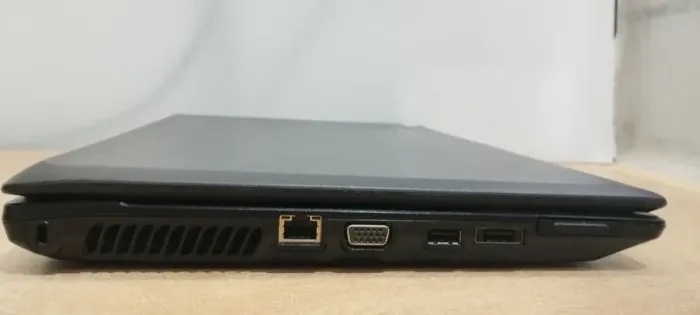 Ноутбук Б-клас Lenovo G560 / 15.6" (1366x768) TN / Intel Pentium P6200 (2 ядра по 2.13 GHz) / 4 GB DDR3 / 120 GB SSD / Intel HD Graphics / WebCam б/в - зображення 6