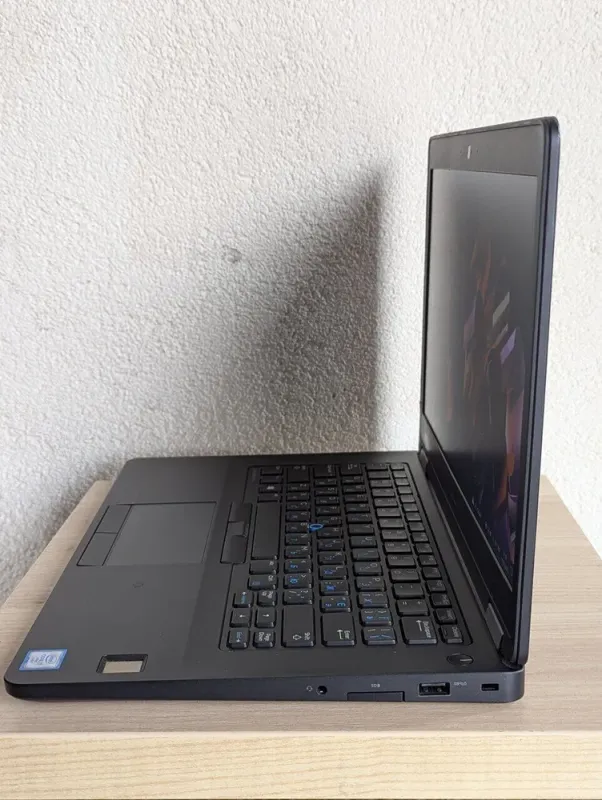 Ноутбук Б-клас Dell Latitude E5470 / 14" (1920x1080) TN / Intel Core i7-6820HQ (4 (8) ядра по 2.7 - 3.6 GHz) / 12 GB DDR4 / 128 GB SSD / Intel HD Graphics 530 / WebCam б/в - зображення 6