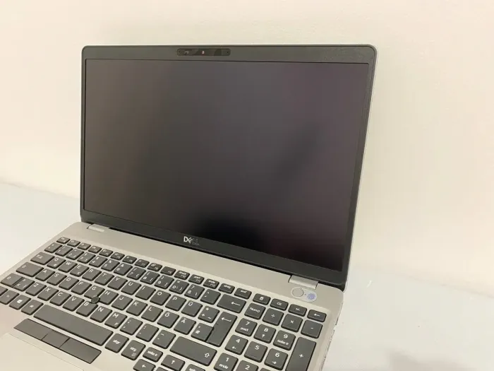 Ігровий ноутбук Dell Latitude 5511 / 15.6" (1920x1080) IPS Touch / Intel Core i7-10850H (6 (12) ядер по 2.7 - 5.1 GHz) / 16 GB DDR4 / 480 GB SSD M.2 / nVidia GeForce MX250, 2 GB GDDR5, 64-bit / WebCam / HDMI б/в - зображення 4