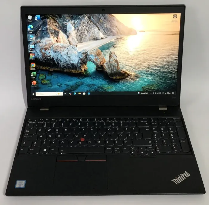 Мобільна робоча станція Lenovo ThinkPad P51s / 15,6" (1920x1080) IPS / Intel Core i7-6600U (2 (4) ядра по 2,6 - 3,4 ГГц) / 16 ГБ DDR4 / 256 ГБ SSD NVMe / nVidia Quadro M520, 2 ГБ GDDR5, 64-біт / WebCam / Win 10 Pro / 2 АКБ б/в - зображення 2