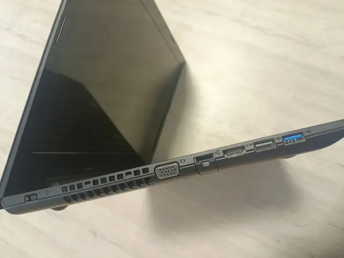 Ноутбук Б-клас Lenovo G50 / 15.6" (1366x768) TN / AMD A6-6310 (4 ядра по 1.8 - 2.4 GHz) / 6 GB DDR3 / 500 GB HDD / AMD Radeon R4 Graphics / WebCam / VGA б/в - зображення 4