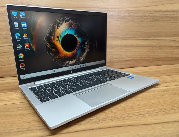 Ультрабук HP EliteBook 840 G8 / 14" (1920x1080) IPS / Intel Core i5-1145G7 (4 (8) ядра по 2.6 - 4.4 GHz) / 16 GB DDR4 / 512 GB SSD / Intel Iris Xe Graphics / WebCam / TouchID / Windows 10 б/в - зображення 4