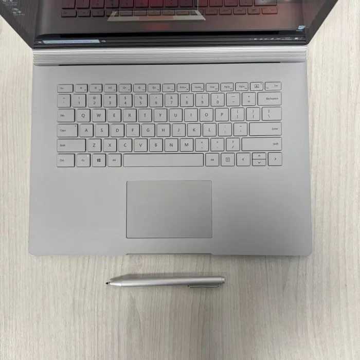 Ігровий ультрабук-трансформер Microsoft Surface Book 2 / 15.0" (3240x2160) IPS Touch / Intel Core i7-8650U (4 (8) ядра по 1.9 - 4.2 GHz) / 16 GB DDR4 / 512 GB SSD NVMe / nVidia GeForce GTX 1060 Max-Q, 6 GB GDDR5, 192-bit / WebCam б/в - зображення 8