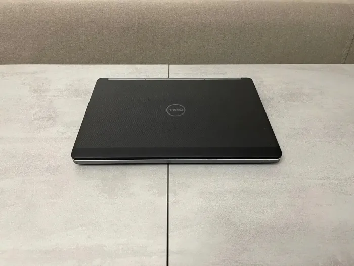 Робоча станція Б-клас Dell Precision 7510 / 15.6" IPS / Core i7-6820HQ (4(8) ядра по 2.7-3.6GHz) / 16GB DDR4 / 256GB SSD / Quadro M1000M, 2GB GDDR5, 128-bit / WebCam / miniDP / HDMI б/в - зображення 9