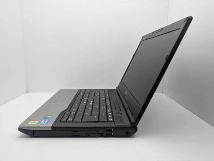 Ноутбук Fujitsu LifeBook S752 / 14" (1366x768) TN / Intel Core i5-3320M (2 (4) ядра по 2.6 - 3.3 GHz) / 6 GB DDR3 / 500 GB HDD / Intel HD Graphics 4400 б/в - зображення 5
