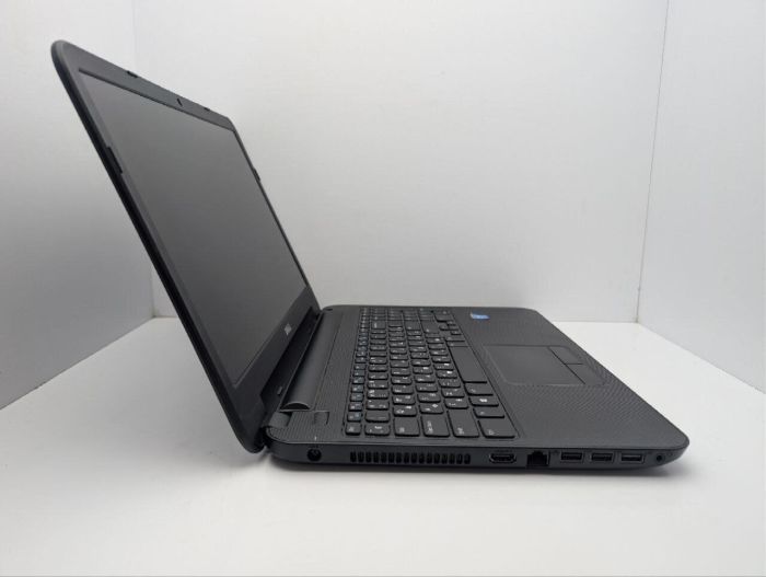 Ноутбук Dell Inspiron 15-3537 / 15.6" (1366x768) TN / Intel Celeron 2955U (2 ядра по 1.4 GHz) / 8 GB DDR3 / 128 GB SSD / Intel HD Graphics / WebCam / DVD-ROM б/в - изображение 3