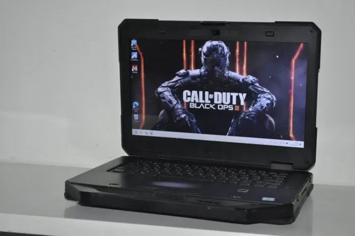 Захищений ноутбук Б-клас Dell Latitude 5414 Rugged / 14" (1366x768) TN / Intel Core i5-6300U (2 (4) ядра по 2.4 - 3.0 GHz) / 8 GB DDR4 / 120 GB SSD / Intel HD Graphics 520 / WebCam / Windows 11 Pro б/в - зображення 4