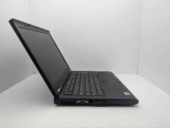 Ноутбук Lenovo ThinkPad T410 / 14" (1366x768) TN / Intel Core i5-540M (2 (4) ядра по 2.5 - 3.0 GHz) / 6 GB DDR3 / 250 GB HDD / Intel HD Graphics / DVD-ROM б/в - зображення 4