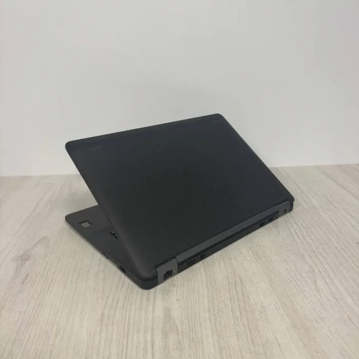 Ультрабук Dell Latitude 7470 / 14" (2560x1440) IPS Touch / Intel Core i7-6600U (2 (4) ядра по 2.6 - 3.4 GHz) / 8 GB DDR4 / 256 GB SSD M2 / Intel HD Graphics 520 / WebCam б/в - зображення 6