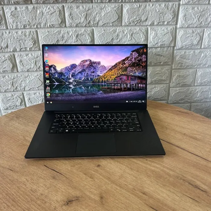 Ігровий ноутбук Dell XPS 15 9560 / 15.6" (1920x1080) IPS / Intel Core i5-7300HQ (4 ядра по 2.5 - 3.5 GHz) / 16 GB DDR4 / 256 GB SSD / nVidia GeForce GTX 1050, 4 GB GDDR5, 128-bit / WebCam б/в - зображення 2