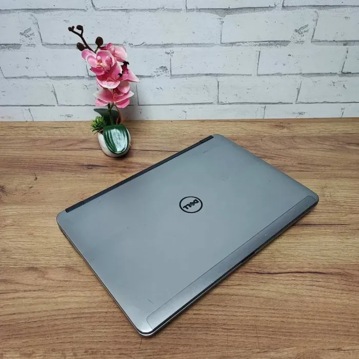 Ноутбук Dell Latitude E6440 / 14" (1366x768) TN / Intel Core i5-4310M (2 (4) ядра по 2.7 - 3.4 GHz) / 8 GB DDR3 / 128 GB SSD / Intel HD Graphics 4600 / WebCam / DVD-ROM б/в - зображення 5