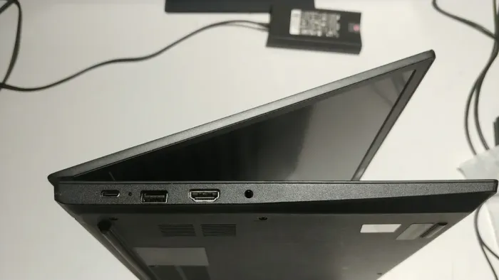 Ультрабук Б-клас Lenovo ThinkPad E15 Gen 4 / 15.6" (1920x1080) IPS / AMD Ryzen 7 5825U (8 (16) ядер по 2.0 - 4.5 GHz) / 16 GB DDR4 / 512 GB SSD / AMD Radeon Graphics / WebCam / Windows 11 / NEW АКБ б/в - зображення 5