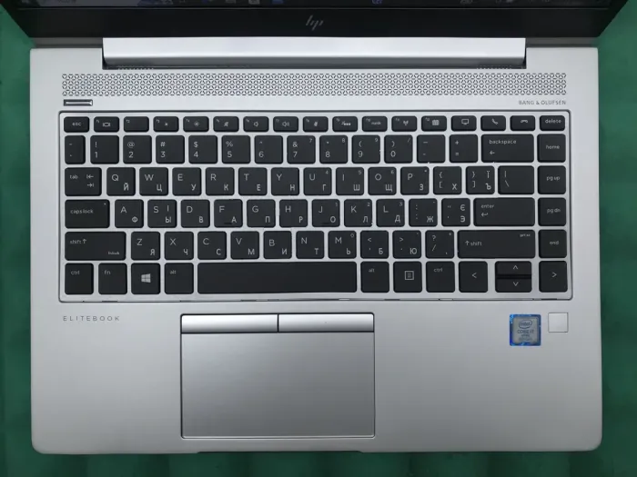 Ультрабук Б-клас HP EliteBook 840 G5 / 14" (1920x1080) IPS / Intel Core i7-8650U (4 (8) ядра по 1.9 - 4.2 GHz) / 8 GB DDR4 / 256 GB SSD M.2 / Intel UHD Graphics 620 / WebCam / Fingerprint / HDMI б/в - зображення 4