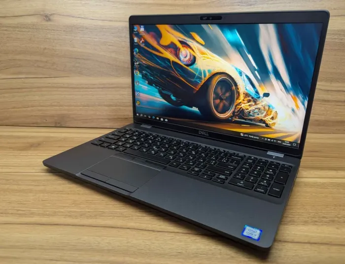 Ультрабук Б-клас Dell Latitude 5500 / 15.6" (1920x1080) IPS / Intel Core i5-8265U (4 (8) ядра по 1.6 - 3.9 GHz) / 16 GB DDR4 / 256 GB SSD / Intel UHD Graphics 620 / WebCam / Windows 10 б/в - зображення 3