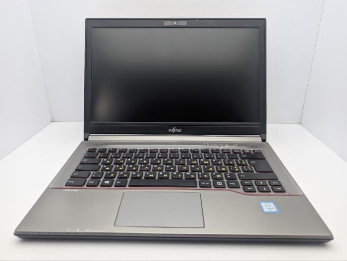 Ноутбук Fujitsu LifeBook E746 / 14" (1366x768) TN / Intel Core i5-6200U (2 (4) ядра по 2.3 - 2.8 GHz) / 8 GB DDR4 / 128 GB SSD / Intel HD Graphics 520 / WebCam б/в - зображення 3