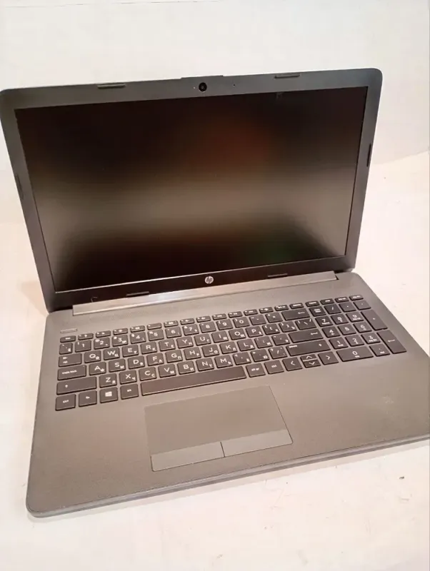 Ультрабук Б-клас HP 255 G7 / 15.6" (1920x1080) TN / AMD A6-9225 (2 ядра по 2.6 - 3.0 GHz) / 8 GB DDR4 / 1000 GB HDD / AMD Radeon R4 Graphics / WebCam б/в - зображення 3