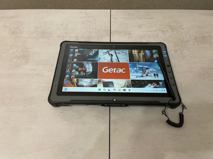 Захищений планшет Getac F110 G4 / 11.6" (1920x1080) IPS Touch / Intel Core i5-7200U (2 (4) ядра по 2.5 - 3.1 GHz) / 8 GB DDR4 / 512 GB SSD / Intel HD Graphics 620 / WebCam / Стилус / Два АКБ б/в - зображення 2