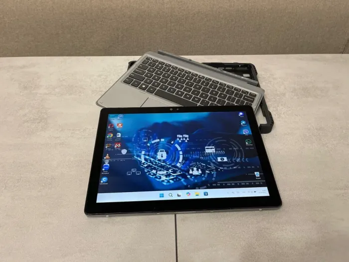 Нетбук-трансформер Dell Latitude 7210 2-in-1 / 12.3" (1920x1080) IPS Touch / Intel Core i5-10310U (4 (8) ядра по 1.7 - 4.4 GHz) / 16 GB DDR3 / 256 GB SSD M.2 / Intel UHD Graphics / WebCam / Чохол б/в - зображення 4