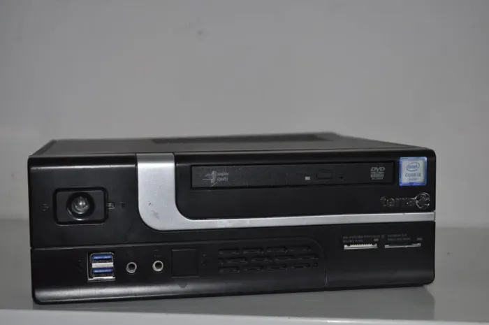 Комп'ютер Terra SFF / Intel Core i3-6320 (2 (4) ядра по 3.90 GHz) / 12 GB DDR4 / 240 GB SSD / Intel HD Graphics 530 / DVD-ROM / Windows 10 Pro б/в - зображення 4