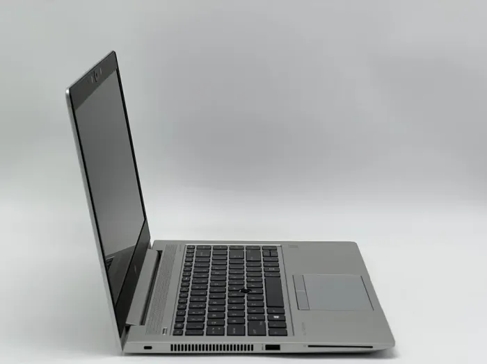 Ультрабук HP EliteBook MT45 / 14" (1920x1080) IPS Touch / AMD Ryzen 3 3300U (4 ядра по 2.1 - 3.5 GHz) / 16 GB DDR4 / 240 GB SSD / AMD Radeon Vega 6 Graphics / WebCam б/в - зображення 3