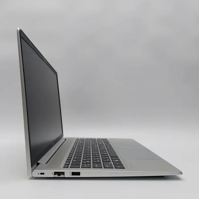 Ноутбук HP ProBook 455 G9 / 15.6" (1920x1080) IPS / AMD Ryzen 5 5625U (6 (12) ядер по 2.3 - 4.3 GHz) / 16 GB DDR4 / 512 GB SSD / AMD Radeon Vega Graphics / WebCam б/в - зображення 4