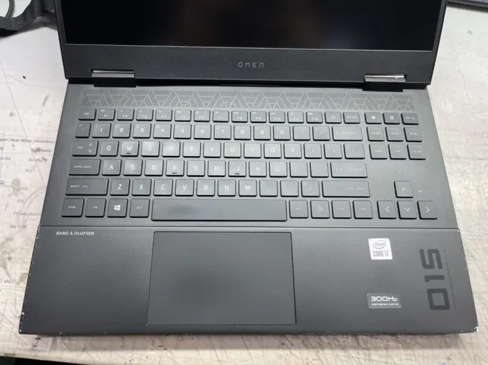 Ігровий ноутбук Б-класу HP Omen 15-ek0013dx / 15.6" (1920x1080) IPS / Intel Core i7-10750H (6 (12) ядер по 2.6 - 5.0 GHz) / 16 GB DDR4 / 480 GB SSD / nVidia GeForce RTX 2060, 6 GB GDDR6, 192-bit / WebCam б/в - зображення 5