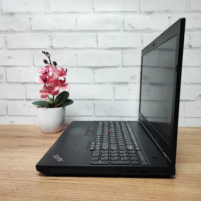 Ноутбук Б-клас Lenovo ThinkPad L560 / 15.6" (1366x768) TN / Intel Core i5-6300U (2 (4) ядра по 2.4 - 3.0 GHz) / 8 GB DDR3 / 128 GB SSD / Intel HD Graphics 520 / WebCam / DVD-ROM б/в - зображення 6
