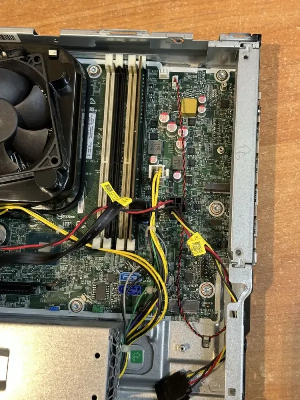 Комп'ютер HP ProDesk 600 G4 SFF / Intel Core i5-8500 (6 ядер по 3.0 - 4.1 GHz) / 8 GB DDR4 / no HDD / Intel UHD Graphics 630 / 180W / DVD-RW / DisplayPort б/в - зображення 9