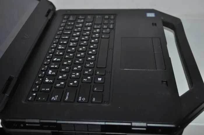 Захищений ноутбук Dell Latitude 5414 Rugged / 14" (1366x768) TN / Intel Core i3-6100U (2 (4) ядра по 2.3 GHz) / 8 GB DDR4 / 256 GB SSD / Intel HD Graphics 520 / WebCam / Windows 11 Pro б/в - зображення 6