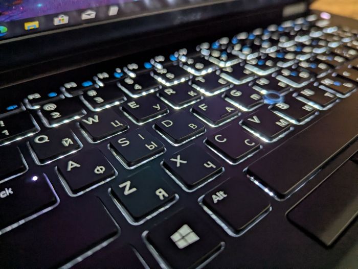 Ультрабук Dell Latitude E7470 / 14" (1920x1080) IPS / Intel Core i7-6600U (2 (4) ядра по 2.6 - 3.4 GHz) / 8 GB DDR4 / 256 GB SSD / Intel HD Graphics 520 / HDMI / Windows 10 б/в - зображення 6