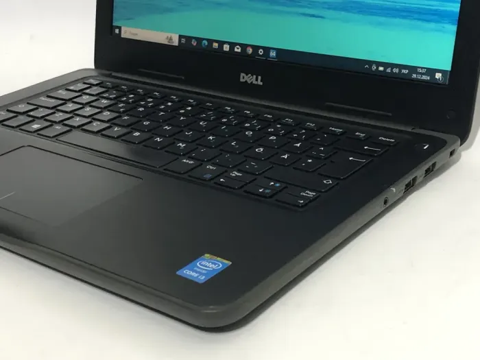 Ноутбук Dell Latitude 3380 / 13.3" (1366x768) TN / Intel Core i3-6006U (2 (4) ядра по 2.0 GHz) / 4 GB DDR4 / 128 GB SSD / Intel HD Graphics 520 / WebCam / Win 10 Pro б/в - зображення 8