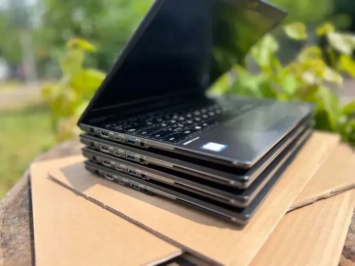 Ультрабук Fujitsu LifeBook U938 / 13.3" (1920x1080) IPS / Intel Core i5-8250U (4 (8) ядра по 1.6 - 3.4 GHz) / 8 GB DDR4 / 256 GB SSD / Intel UHD Graphics 620 / WebCam б/в - зображення 7