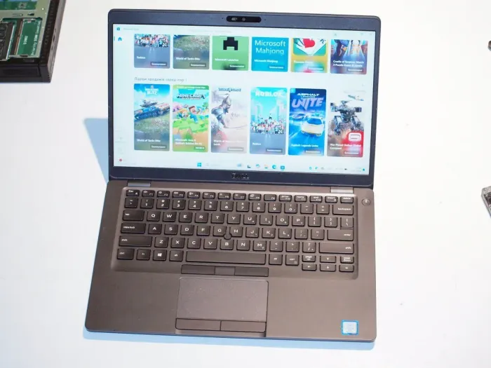 Ультрабук Dell Latitude 5400 / 14" (1366x768) TN / Intel Core i5-8365U (4 (8) ядра по 1.6 - 4.1 GHz) / 16 GB DDR4 / 256 GB SSD / Intel UHD Graphics 620 / WebCam б/в - зображення 3