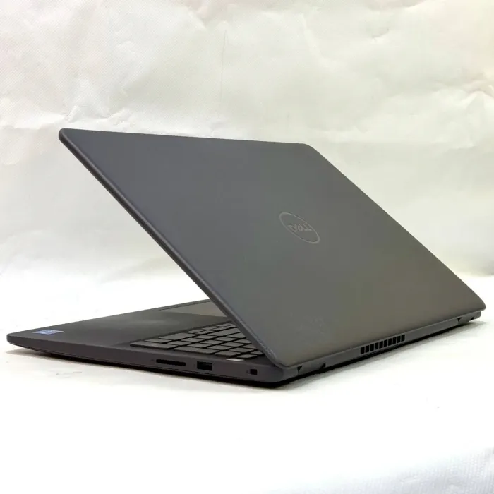 Ноутбук Б-клас Dell Vostro 3500 / 15.6" (1920x1080) IPS / Intel Core i5-1135G7 (4 (8) ядра по 2.4 - 4.2 GHz) / 16 GB DDR4 / 256 GB SSD / Intel Iris Xe Graphics / WebCam / Windows 11 Pro б/в - зображення 9