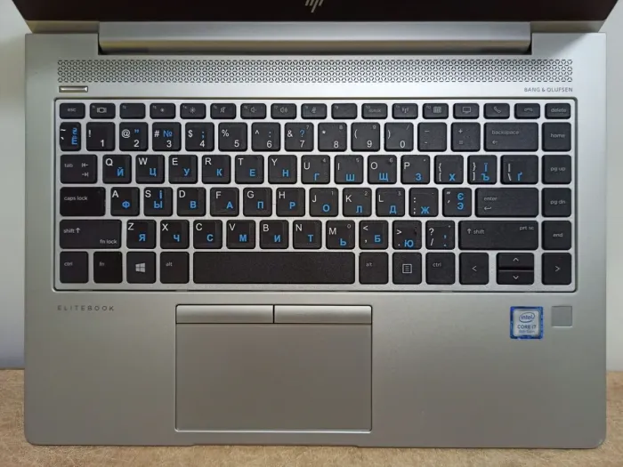 Ультрабук Б-клас HP EliteBook 840 G5 / 14" (1920x1080) IPS / Intel Core i7-8550U (4 (8) ядра по 1.8 - 4.0 GHz) / 8 GB DDR4 / 256 GB SSD / Intel UHD Graphics 620 / WebCam б/в - зображення 3
