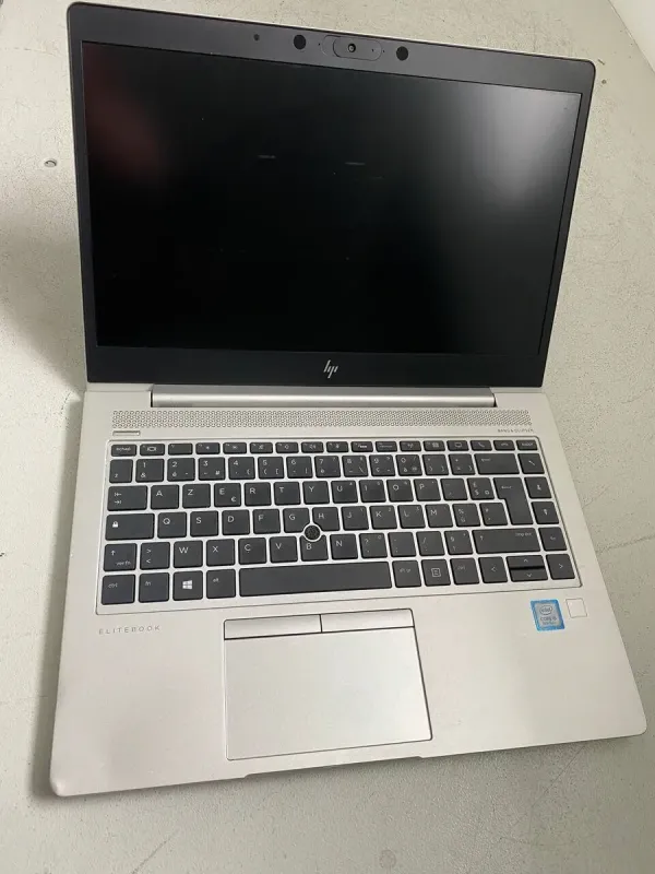 Ультрабук Б-клас HP EliteBook 840 G5 / 14" (1920x1080) IPS / Intel Core i5-8250U (4 (8) ядра по 1.6 - 3.4 GHz) / 8 GB DDR4 / 256 GB SSD / Intel UHD Graphics 620 / WebCam б/в - зображення 2