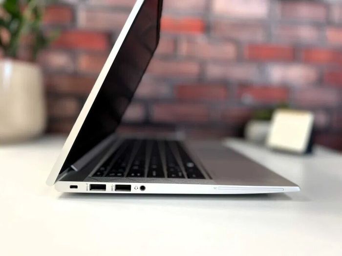 Ультрабук HP EliteBook 835 G7 / 13.3" (1920x1080) IPS / AMD Ryzen 3 PRO 4450U (4 (8) ядра по 2.5 - 3.7 GHz) / 16 GB DDR4 / 256 GB SSD / AMD Radeon RX Vega 5 Graphics / WebCam / Win 10 Home б/в - зображення 6