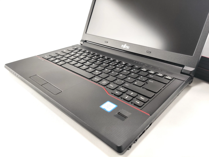 Ноутбук Fujitsu LifeBook E546 / 14" (1920x1080) IPS / Intel Core i5-6200U (2 (4) ядра по 2.3 - 2.8 GHz) / 8 GB DDR4 / 240 GB SSD / Intel HD Graphics 520 / WebCam б/в - зображення 3