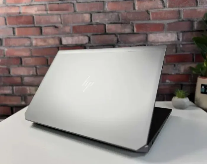 Мобільна робоча станція HP zBook 17 G6 / 17.3" (1920x1080) IPS / Intel Core i7-9850H (6 (12) ядер по 2.6 - 4.6 GHz) / 32 GB DDR4 / 512 GB SSD M.2 / nVidia Quadro RTX 3000, 6 GB GDDR6, 192-bit / WebCam / Win 11 Pro б/в - зображення 6