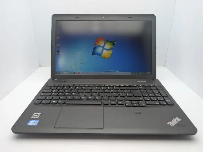 Ноутбук Lenovo ThinkPad E531 / 15.6'' (1366x768) TN / Intel Core i3-3120M (2 (4) ядра по 2.5 GHz) / 6 GB DDR3 / 1000 GB HDD / Intel HD Graphics 4000 / WebCam / DVD-ROM б/в - зображення 2